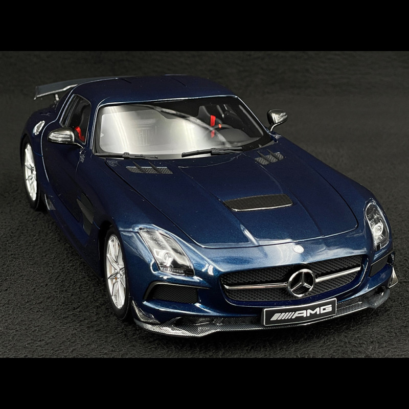 Minichamps 1/18 Mercedes-Benz SLS AMG Black Series 2013 - Daytona Blue Metallic