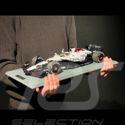 Max Verstappen Red Bull RB21 n° 1 Sieger GP Japan 2025 F1 mit Pit Board 1/12 Spark 12S054