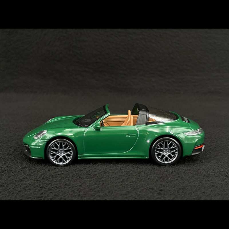Porsche 911 Targa 4 GTS Type 992.2 2024 British Racing Green 1/43