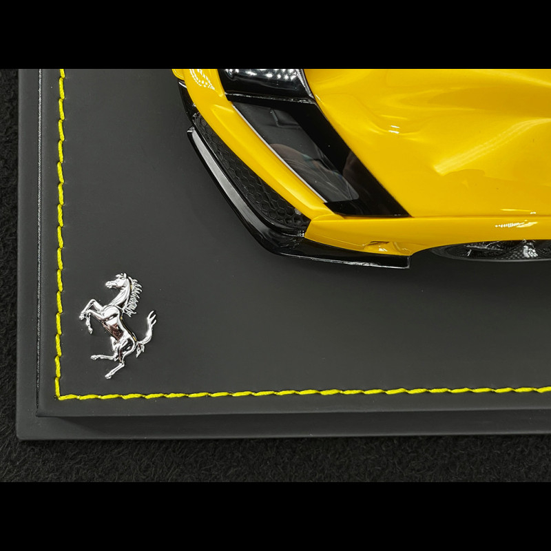 Bbr Rims Ferrari F80 2024 Giallo Modena / Carbon Rims 1/18 BBR Models P18253B1