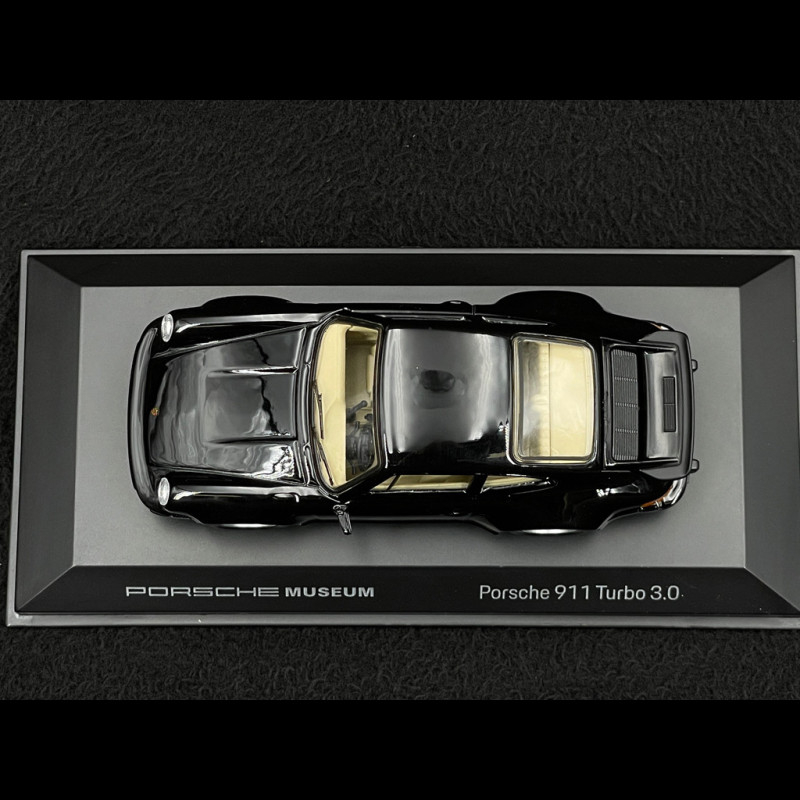 Porsche 911 Turbo 3.0 Type 930 1975 Black / Gold 1/43 Welly