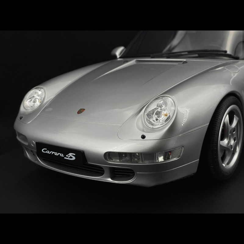 Porsche 911 Carrera 4S Type 993 1995 Polar Silver 1/8 GT Spirit