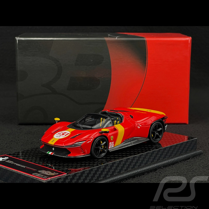 Ferrari Daytona SP3 Serie Icona n° 51 Hommage 24h Le Mans 2022 Rosso Corsa / Jaune Giallo 1/43 BBR Models BBRC267LM51