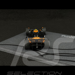 Lando Norris McLaren MCL39 n° 4 3. GP Abu Dhabi / Weltmeister 2025 F1 mit Pit Board 1/43 Spark S9678