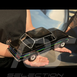 BMW 2002 Alpina SERIE 2 1974 Schwarz mit blau/grünen Streifen 1/12 KK-Scale KKDC120105
