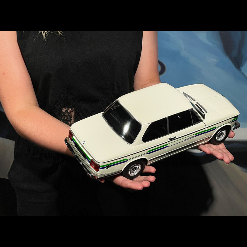 KK Scale BMW 2002 Alpina 1974 – 1/18 – Modèle Métal Blanc – Collectionneur – Dès 14 Ans – 181321W