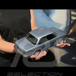 BMW 2002 SERIES 1 1971 Bleu Clair métalique 1/12 KK-Scale KKDC120082