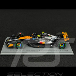 Lando Norris McLaren MCL39 n° 4 Sieger GP Großbritannien 2025 F1 mit Pit Board 1/43 Spark S9596