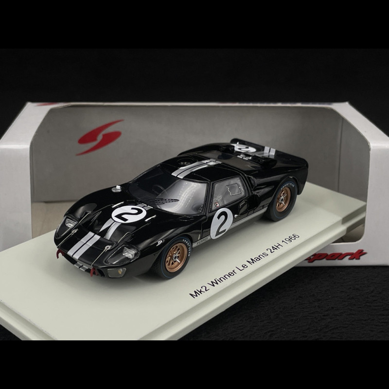 Ford GT40 Mk II n° 2 Winner 24h Le Mans 1966 1/43 Spark 43LM66