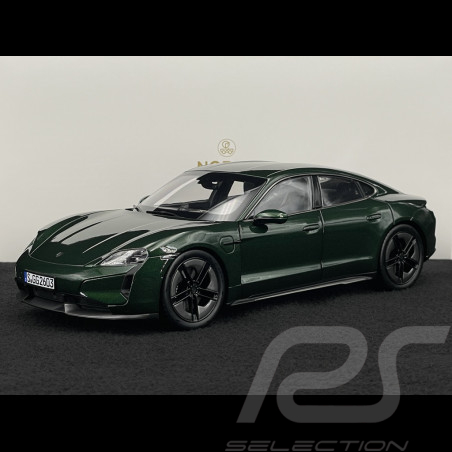 Porsche Taycan Turbo S...