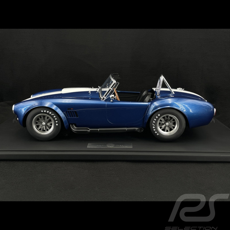Shelby Cobra 427 S/C 1967 Metallic Blue 1/8 GT Spirit GTS800802