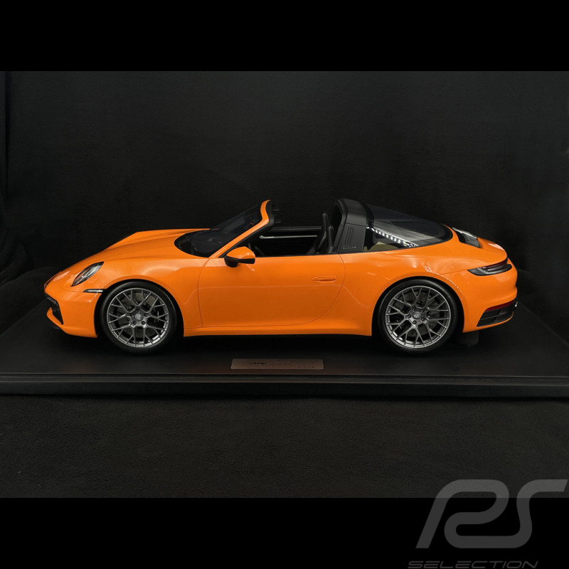 Porsche 911 Targa 4S Type 992 2021 Orange Pastel 1/8 GT Spirit GTS802101