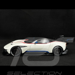 Aston Martin Vulcan 2015 Blanc Stratus 1/18 AutoArt 70261
