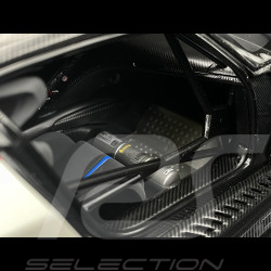 Aston Martin Vulcan 2015 Stratus White 1/18 AutoArt 70261