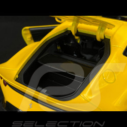 Ferrari 812 Competizione 2021 Giallo Modena 1/18 Bburago BU01646