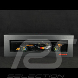 Lando Norris McLaren MCL39 n° 4 Vainqueur GP Grande-Bretagne 2025 F1 avec Pit Board 1/18 Spark 18S1010