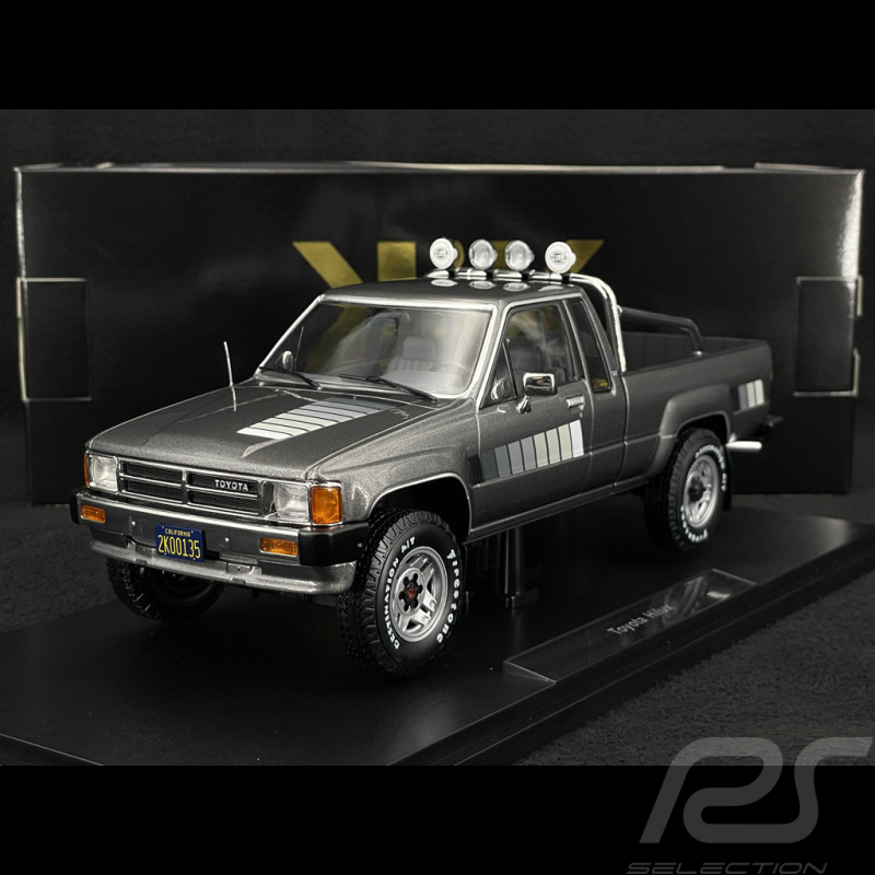 Toyota Hilux Xtra Cab 4x4 1985 Grey Metallic 1/18 KK Scale KKDC181563