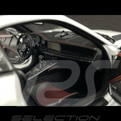 Porsche 911 GT3 RS Type 992 2022 Weissach Package White / Red Pyro Strips 1/18 Norev 187373