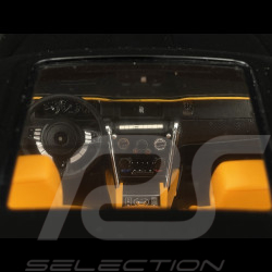 Rolls Royce Cullinan 2018 Schwarz Metallic / Orangefarbener Innenraum 1/18 GL Model GLCUBM