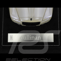 Rolls Royce Cullinan 2018 Perlgrau Beige / Hellblaue Innenausstattung 1/18 GL Model GLCUBG