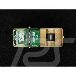 Chevrolet Silverado Kaido Intimidator V2 1980 Kaido House Beige / Vert 1/64 Mini GT KHMG267