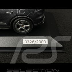 Porsche Macan Turbo H2 2024 Gris Volcano Métallisé 1/43 Solido WAP02007226M4S