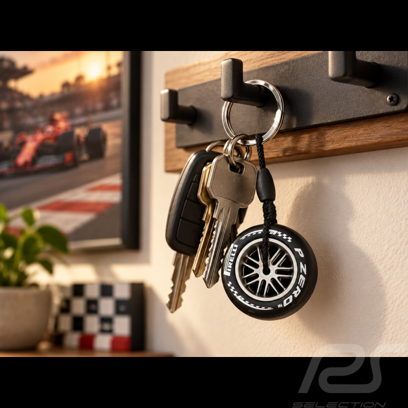 Pirelli Keyring F1 Hard Tyre White PIRPC0130