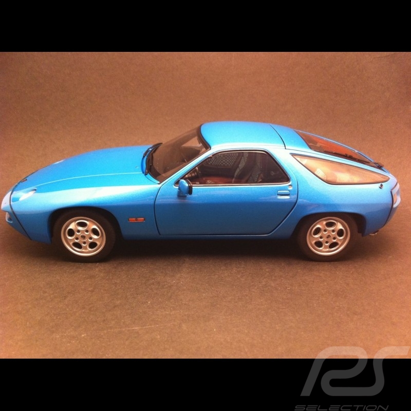 Porsche 928 bleu 1/18 Autoart 77901