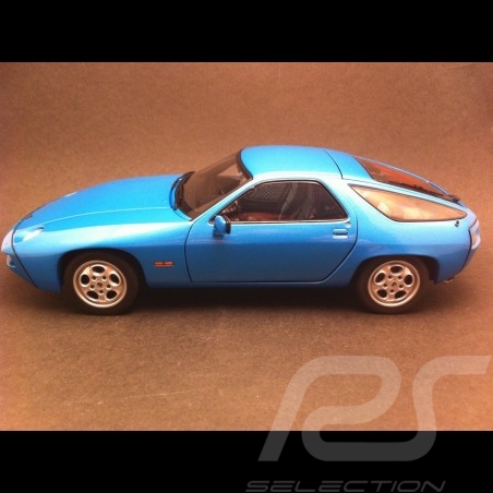 Porsche 928 bleu 1/18 Autoart 77901