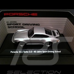 Porsche 911 Turbo 3.0 " 40 Jahre Sport Driving School " silber 1/43 Welly MAP01993214
