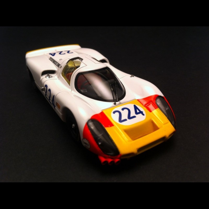 Spark 18S689 PORSCHE 907 N°224 Vainqueur Targa Florio 1968 V. Elford - 1/18