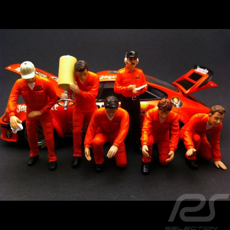 Set figurines "Team Jägermeister" 1/18 Truescale TSM11AC01 Set figurines "Team Jägermeister" 1/18 Truescale TSM11AC01