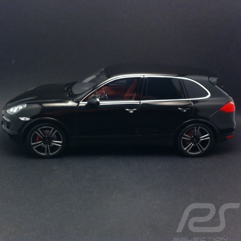 Porsche Cayenne Turbo S 2012 noir 1/18 Minichamps 110062100