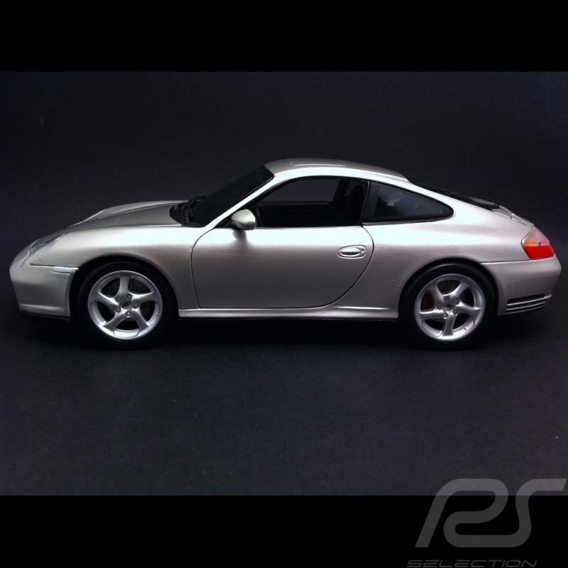 Porsche 996 Carrera 4S gris 1/18 Maisto 31628