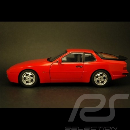 Porsche 944 Turbo red 1/18 Autoart 77957