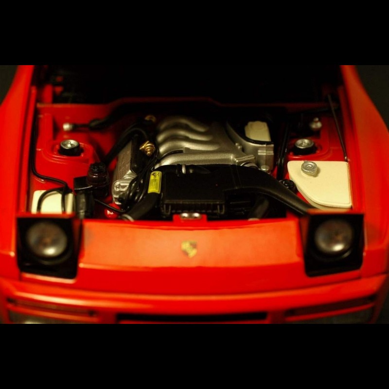 Porsche 944 Turbo red 1/18 Autoart 77957