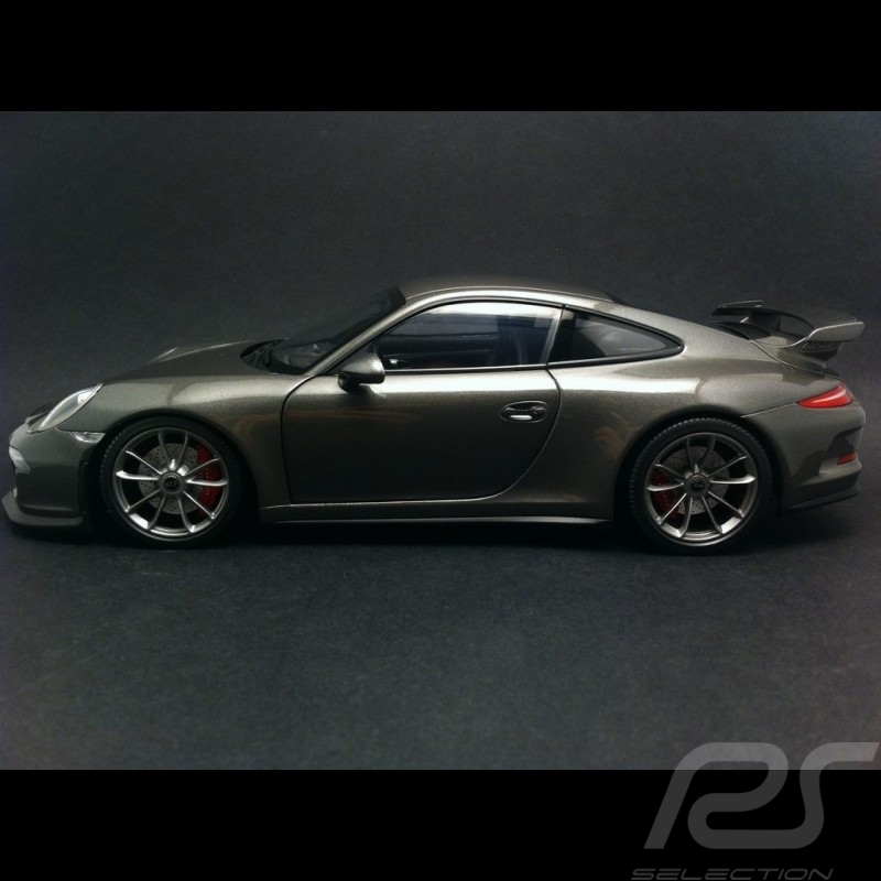 Porsche 991 GT3 2013 grey 1/18 Minichamps 110062720 Porsche 991 GT3 2013 grey 1/18 Minichamps 110062720