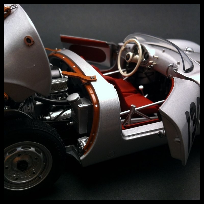 Porsche 550 Spyder n°130 James Dean Little Bastard 1/18