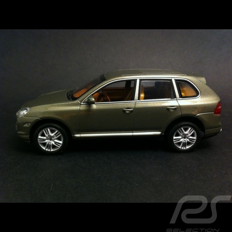 Porsche Cayenne 2007 grey 1/43 Minichamps WAP02061317 Porsche Cayenne 2007 grey 1/43 Minichamps WAP02061317