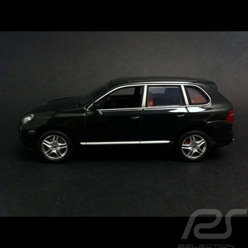 Porsche Cayenne Turbo bordeaux métallisé 