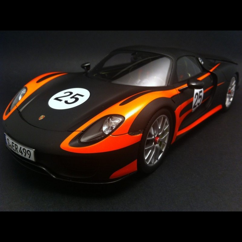 Porsche 918 Spyder Pack Weissach black / orange 1/18 Spark 18S170