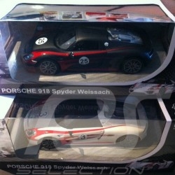 Duo Porsche 918 Spyder Weissach weiß / schwartz RC-Fahrzeug 27MHz / 40Mhz 1/14