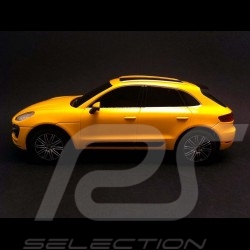 Porsche Macan Turbo jaune radiocommandée 27MHz 1/24