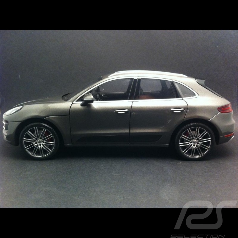 Porsche Macan Turbo 2013 grau 1/18 Minichamps 110062501 Porsche Macan Turbo 2013 grau 1/18 Minichamps 110062501