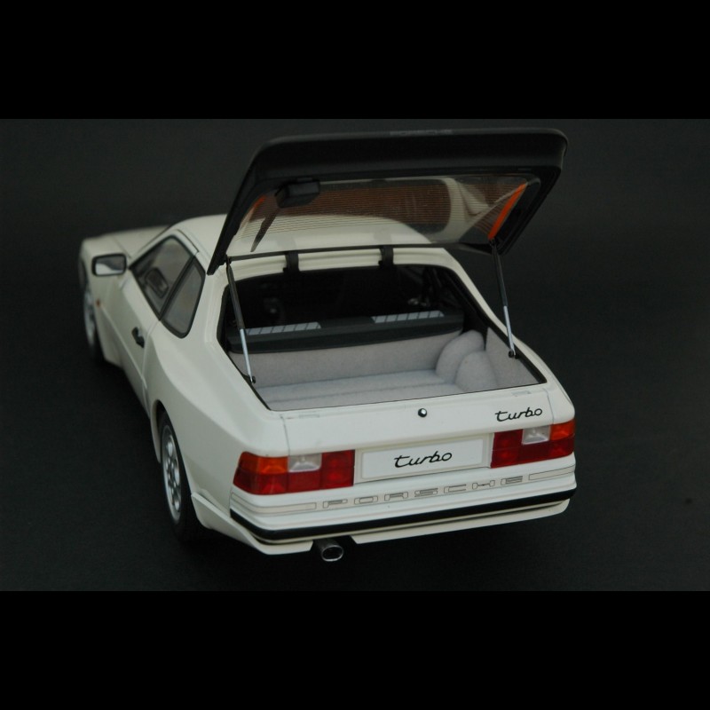 Porsche 944 Turbo white1/18 Autoart 77958