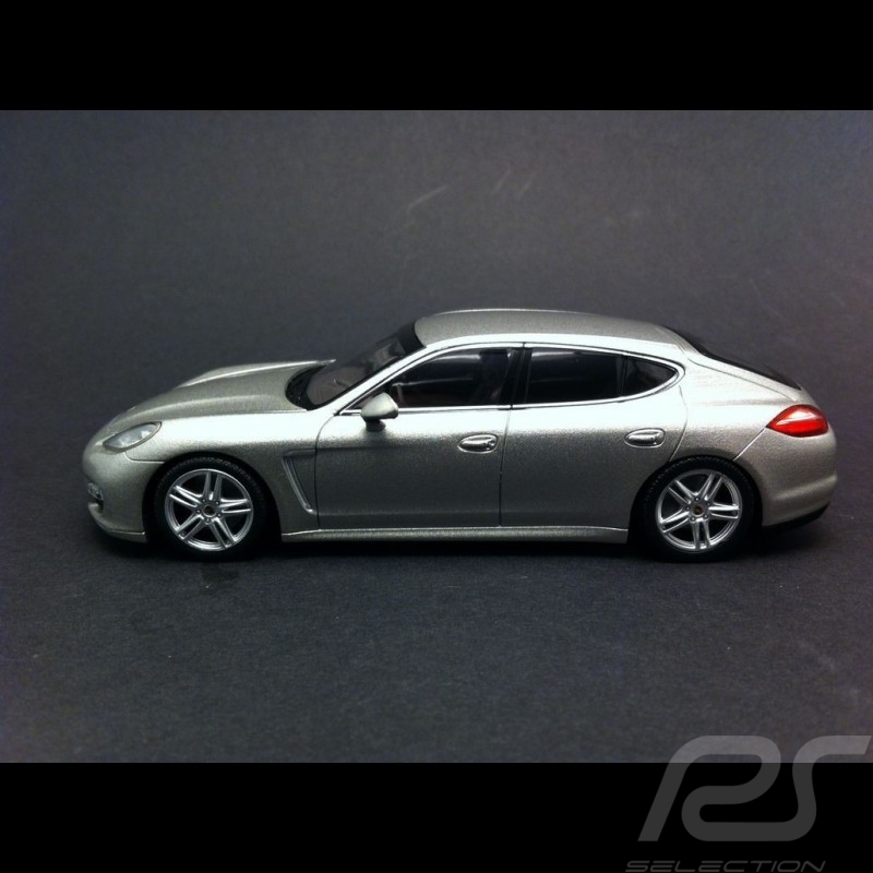 Porsche Panamera turbo gris métal 
