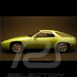 Porsche 928 Lint Green metallic 