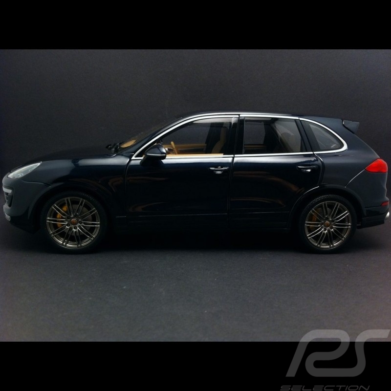 Porsche Cayenne Turbo S 2014 blau 1/18 Minichamps 110064001