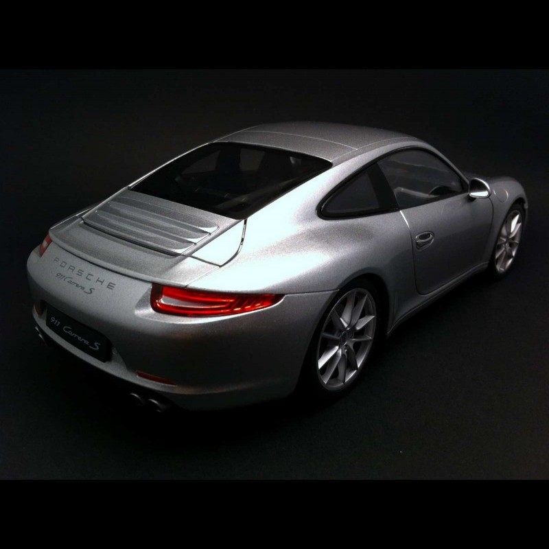 WELLY PORSCHE 911 Carrera S voiture de sport en noir, 1 :18, X004 EUR