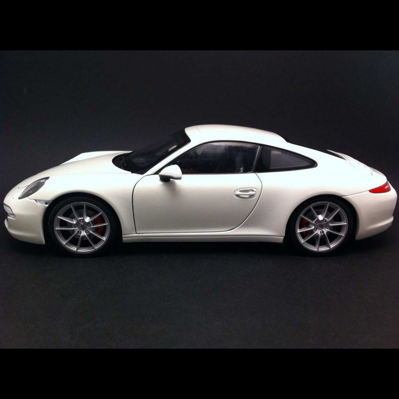 Porsche 991 Carrera S blanche 1/18 Welly 18047W